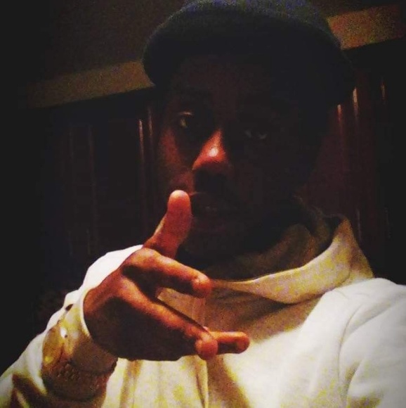 Meet your Posher, Tylar - Picture 1 of 1